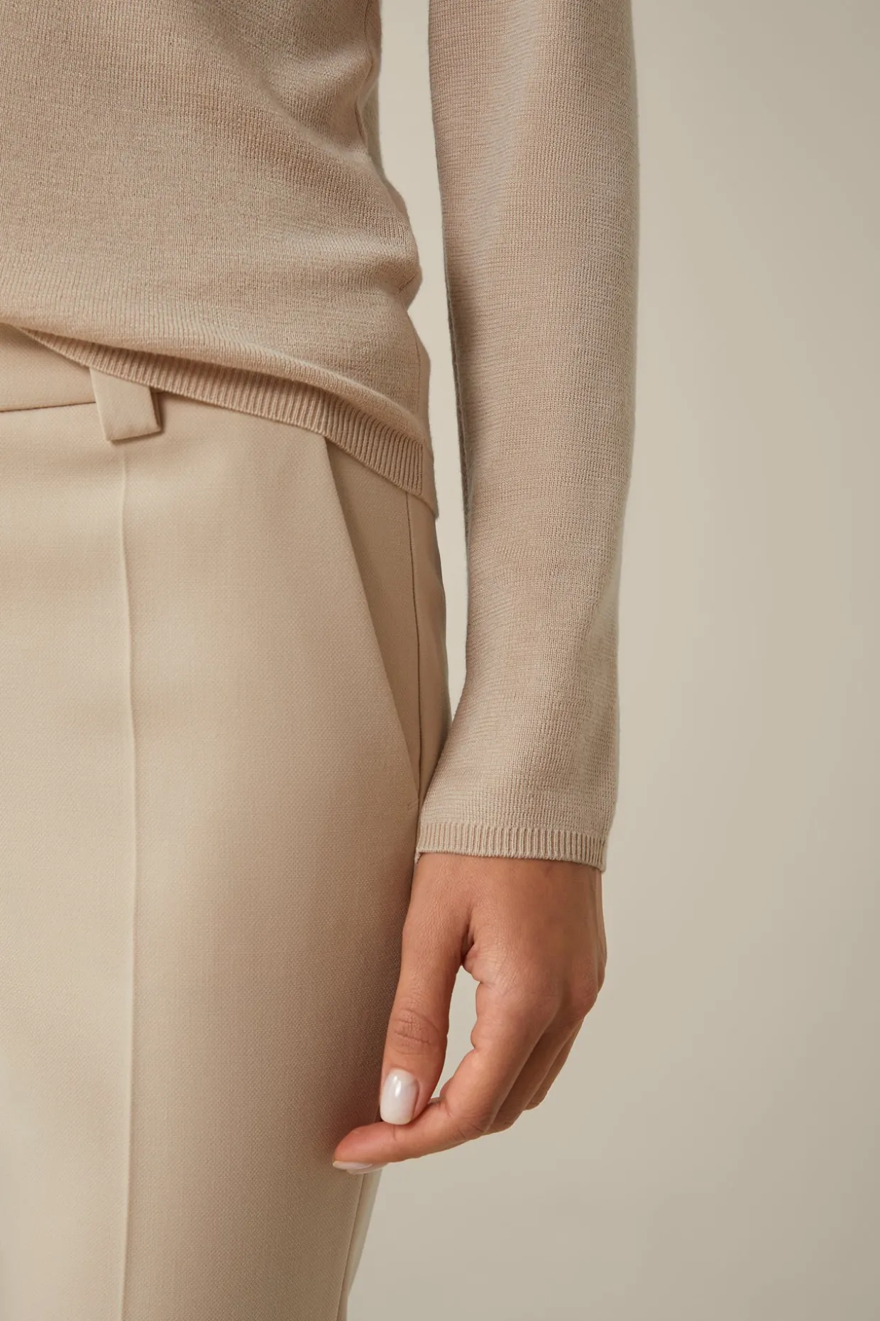 Schurwoll-Ripp-Strick-Pullover Mit Seide In